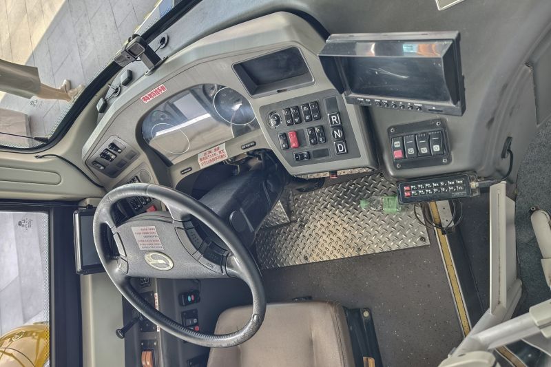 File:Driver's cab of 2-51089.jpeg